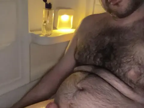 Begging you to make fun of [m]y small dick 🙏🏻