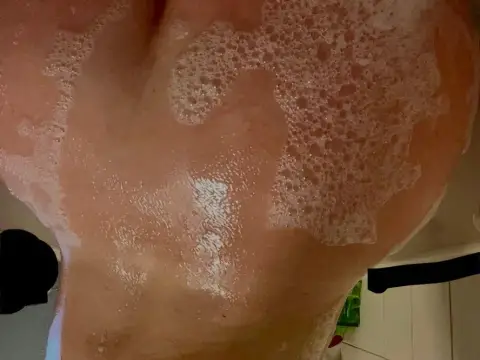 Bubbles and butt👀