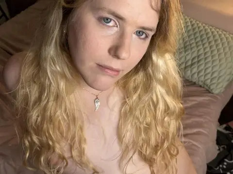 Got a new ring light, I hope it brings out my best